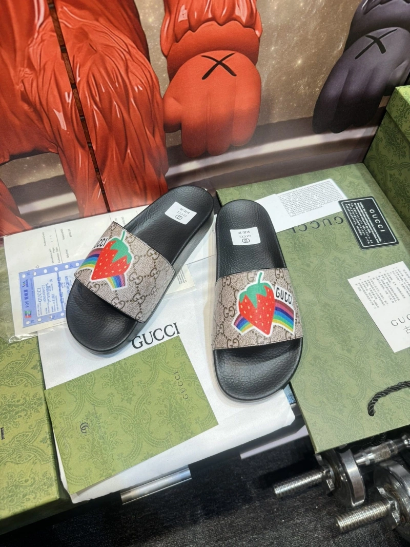 Minimalist Gxccx Slippers 164430