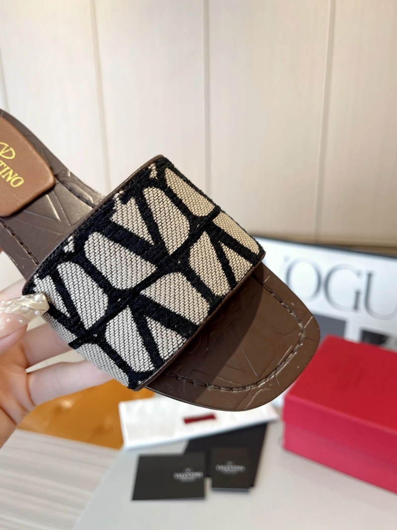 Reliable Vxlxntino Sandals 231937