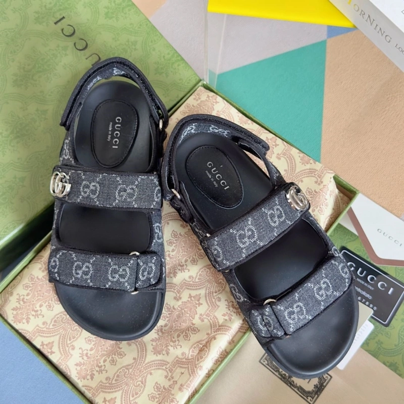 Flexible Gxccx Sandals 164842