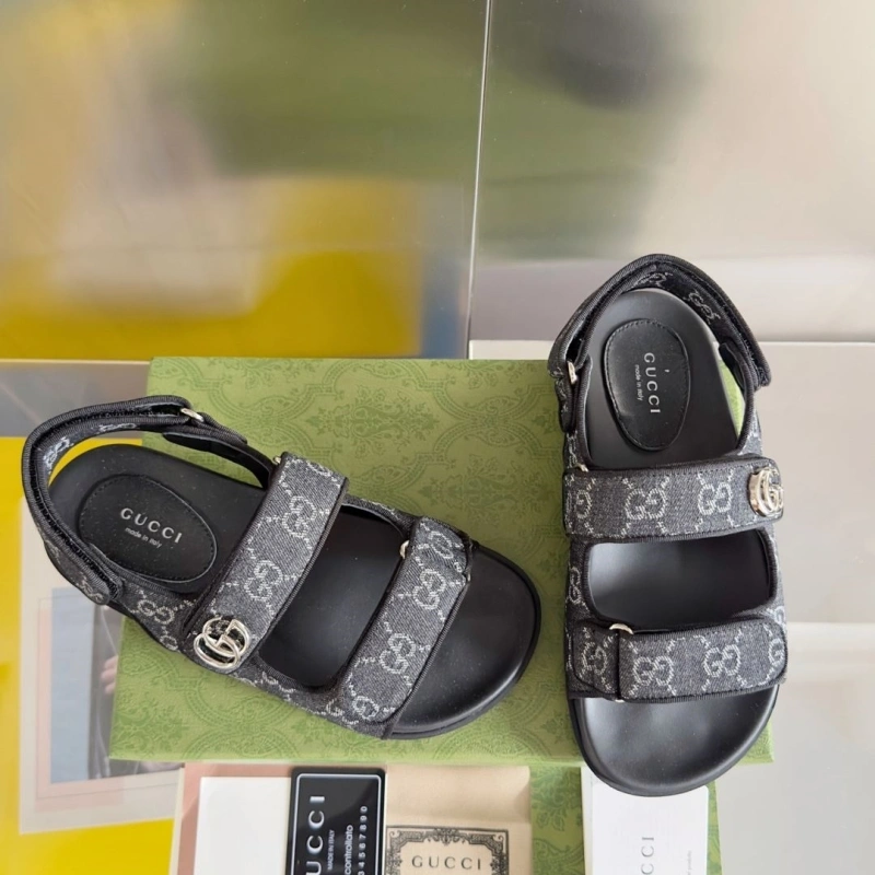 Flexible Gxccx Sandals 164842