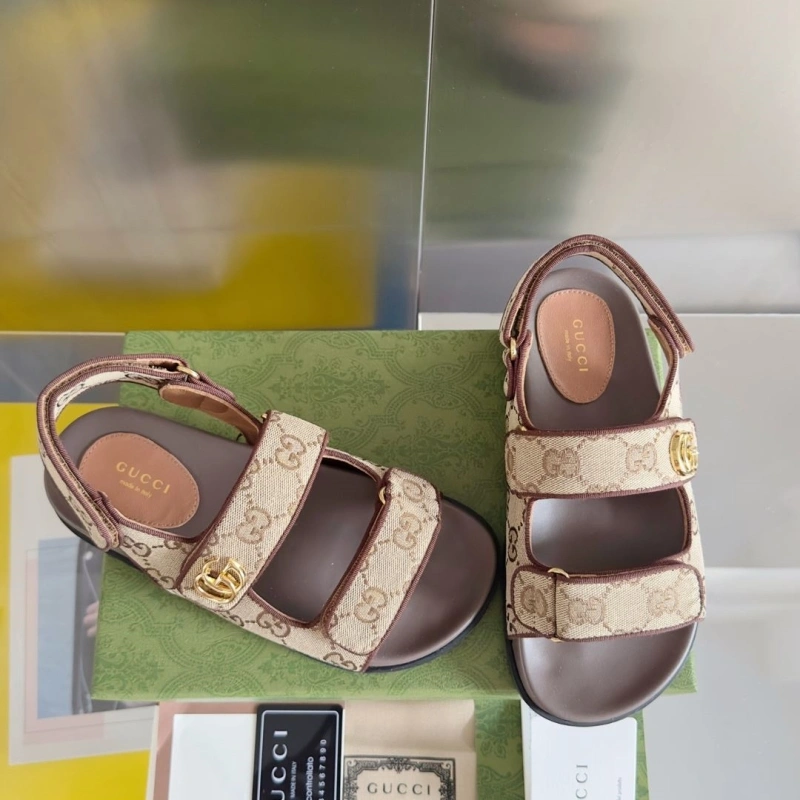 Flexible Gxccx Sandals 164873