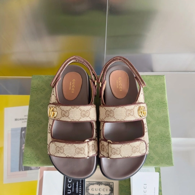 Flexible Gxccx Sandals 164873