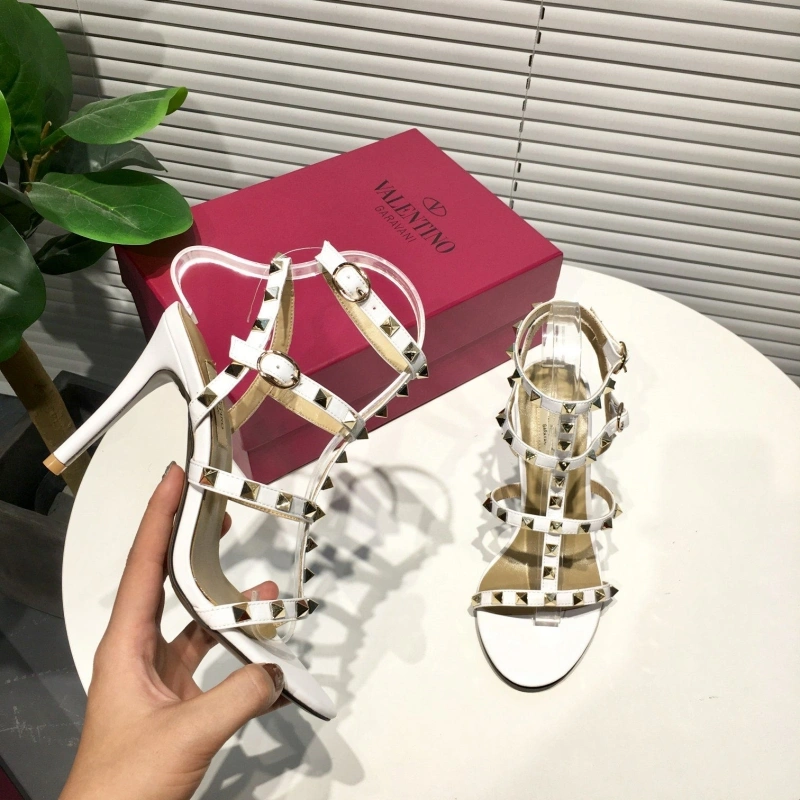 WellDesigned Vxlxntino High Heels 232275