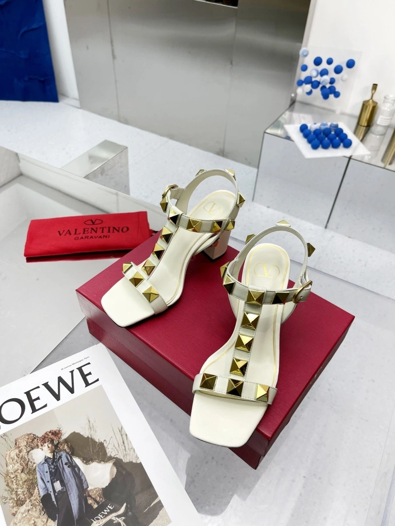 UrbanStyle Vxlxntino Sandals 231907