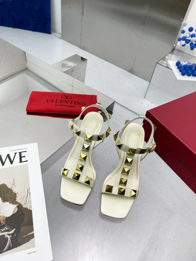 UrbanStyle Vxlxntino Sandals 231907