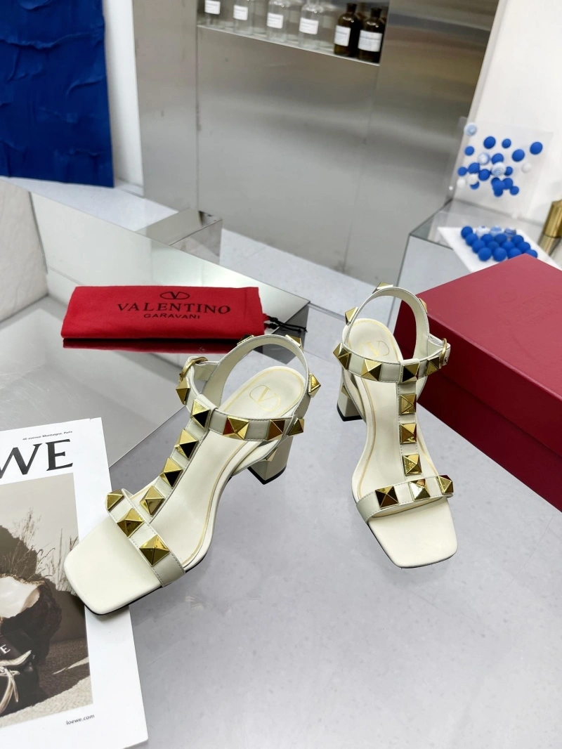 UrbanStyle Vxlxntino Sandals 231907