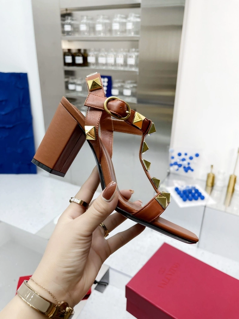 UrbanStyle Vxlxntino Sandals 231908