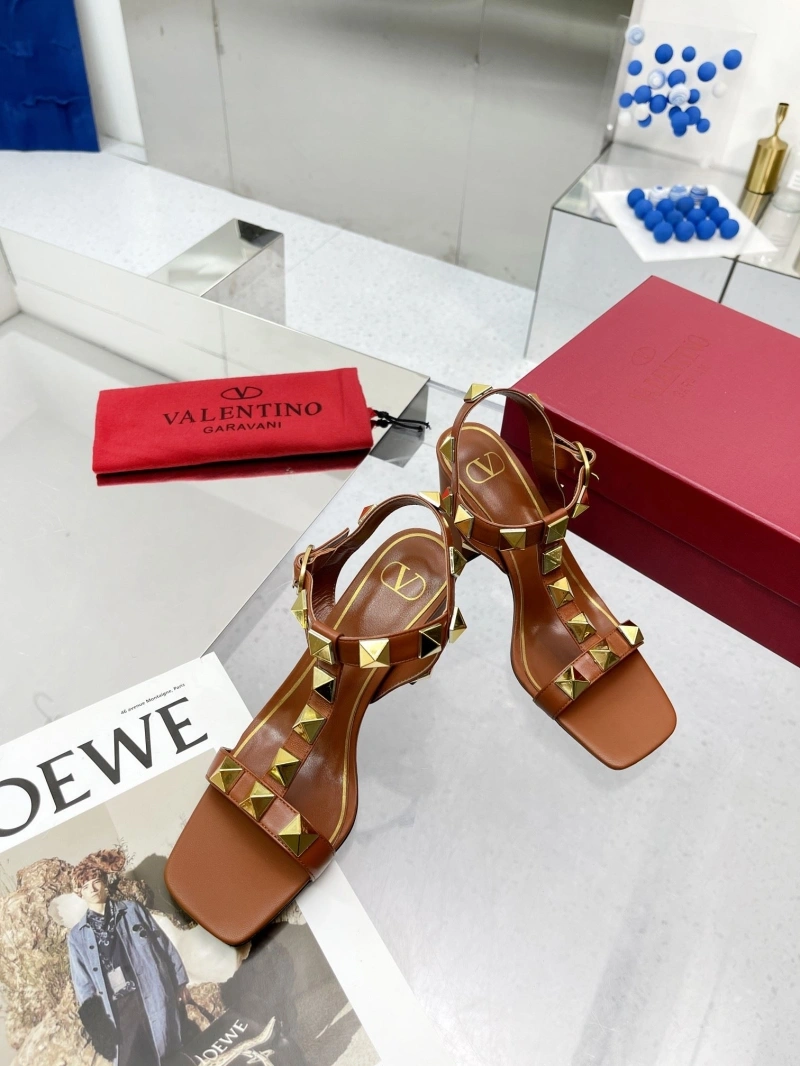 UrbanStyle Vxlxntino Sandals 231908