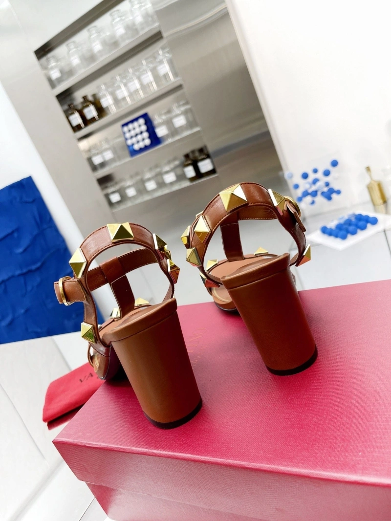 UrbanStyle Vxlxntino Sandals 231908