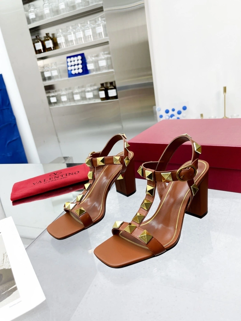 UrbanStyle Vxlxntino Sandals 231908