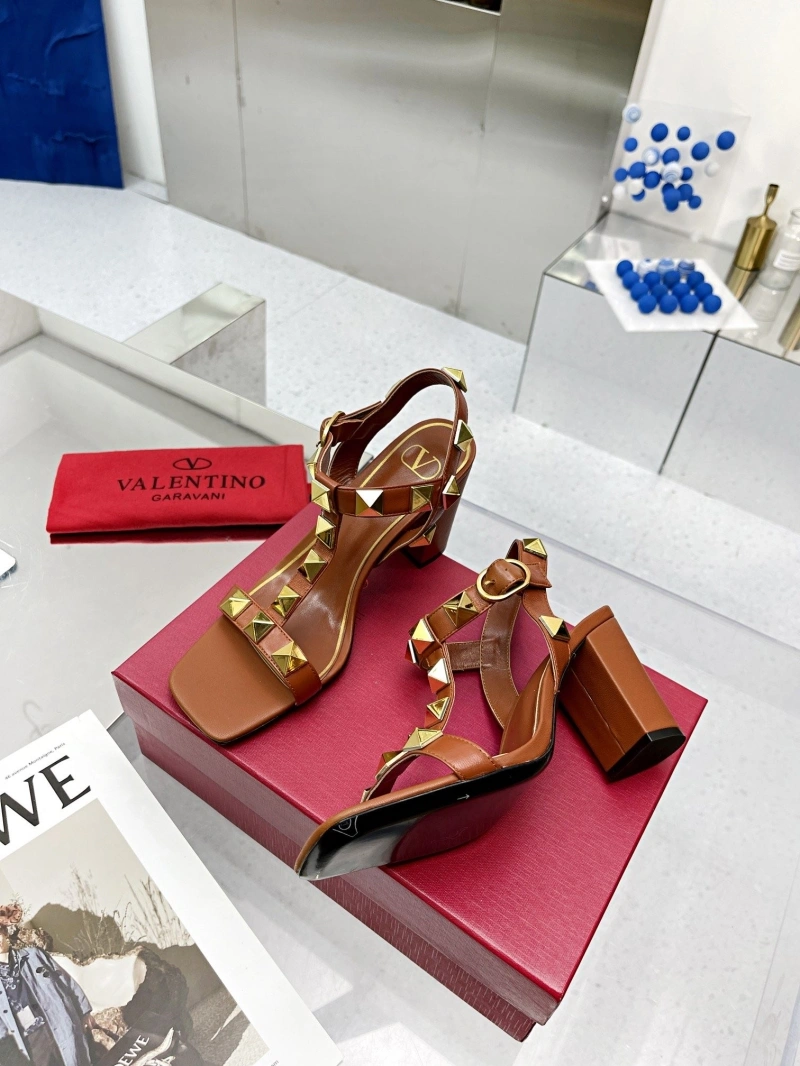 UrbanStyle Vxlxntino Sandals 231908