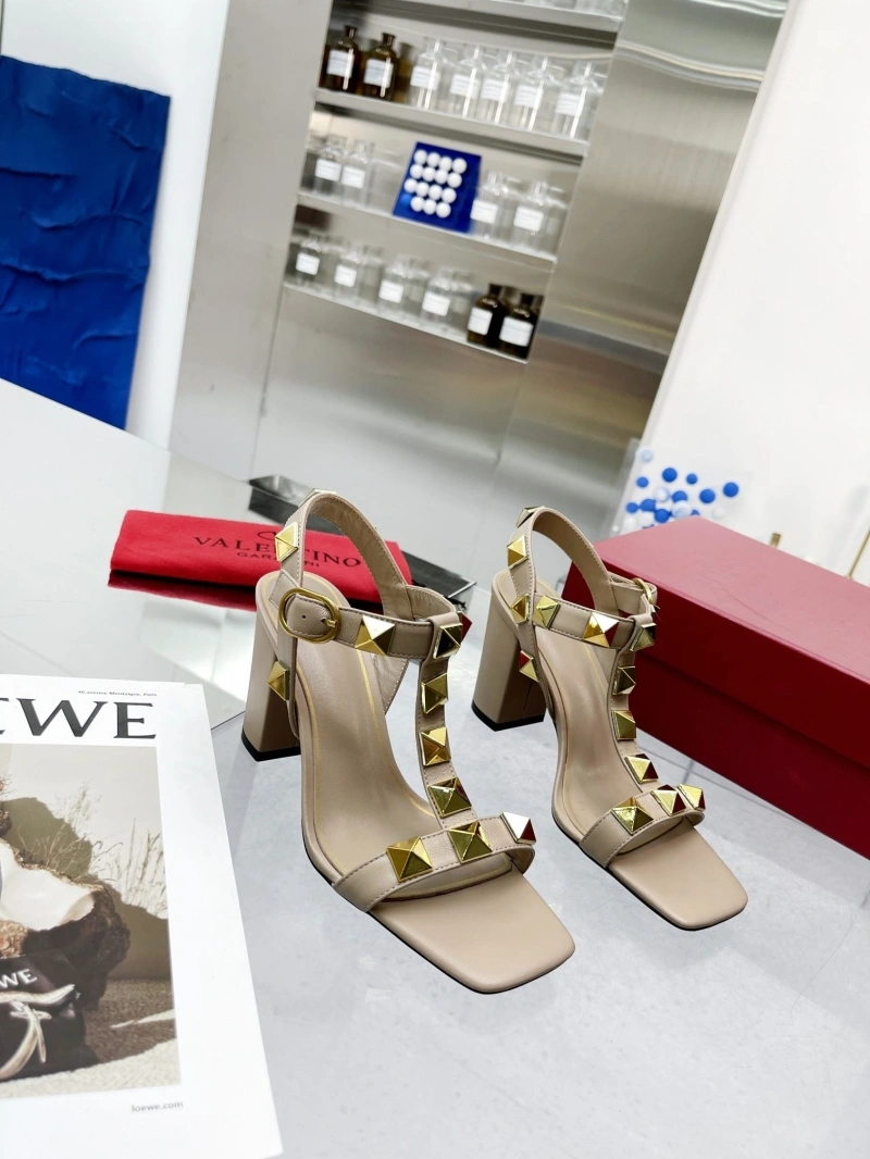 Sleek Vxlxntino Sandals 231906
