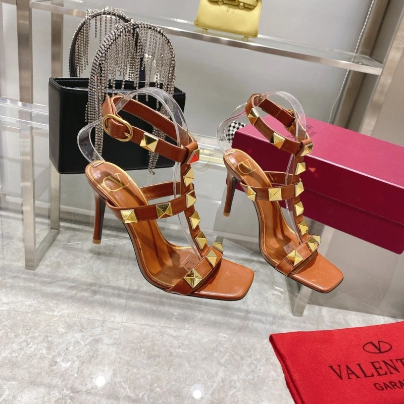 Comfortable Vxlxntino Sandals 231900