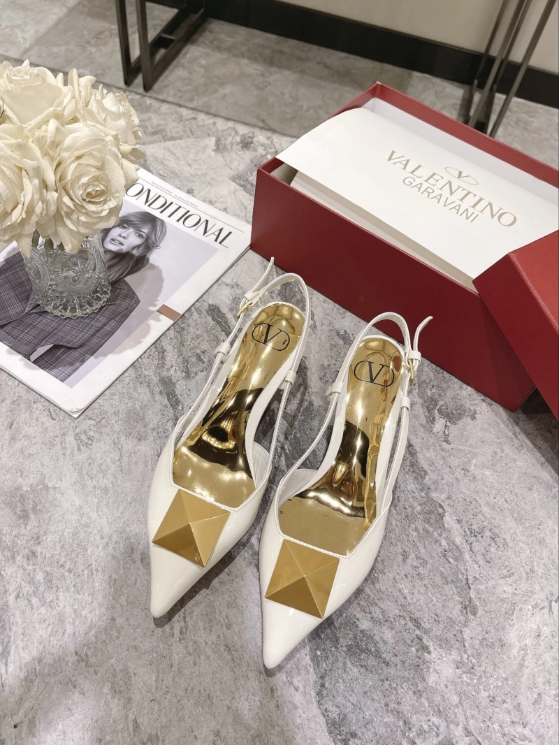 Versatile Vxlxntino Sandals 231898