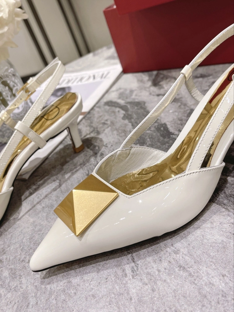 Versatile Vxlxntino Sandals 231898