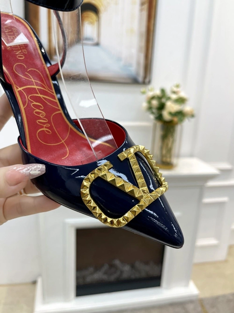 Classic Vxlxntino Sandals 231848
