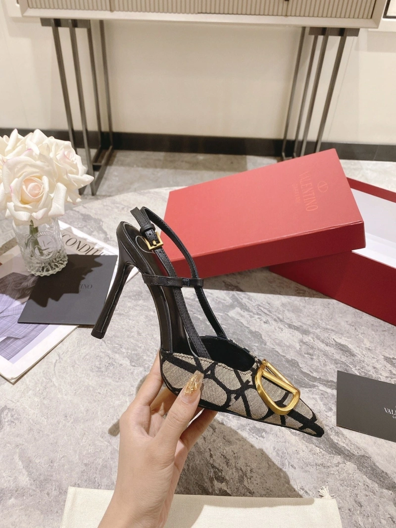 GoAnywhere Vxlxntino Sandals 231935