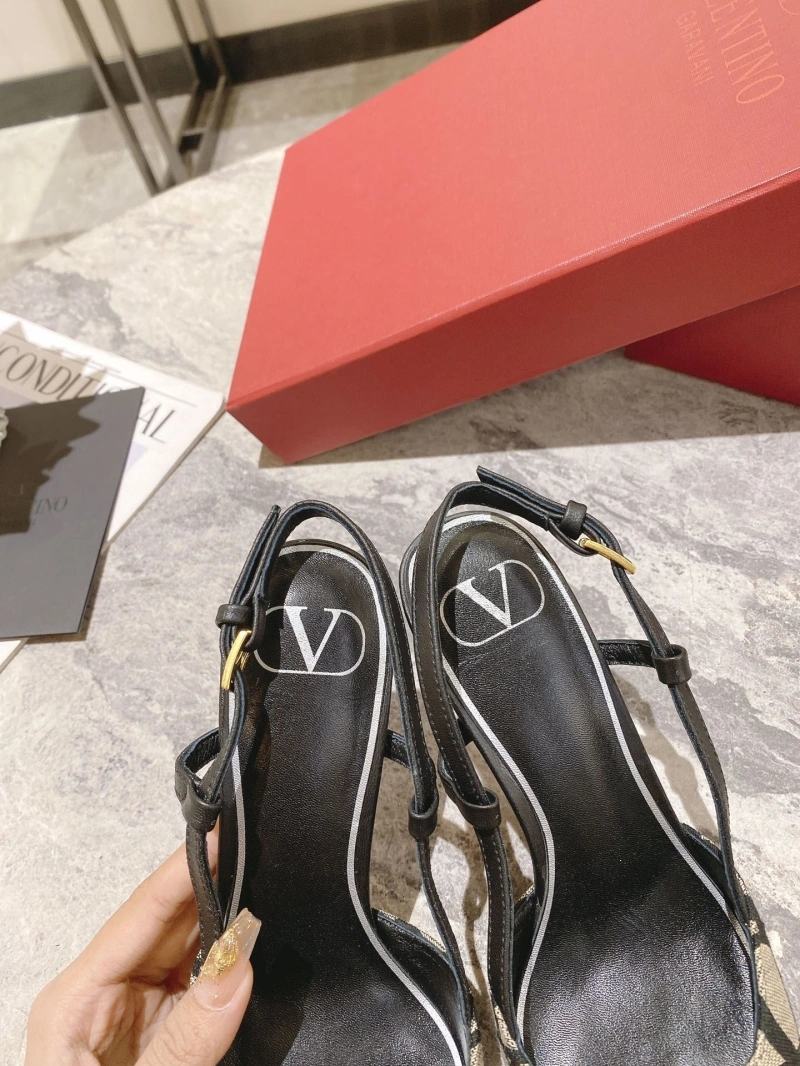 GoAnywhere Vxlxntino Sandals 231935