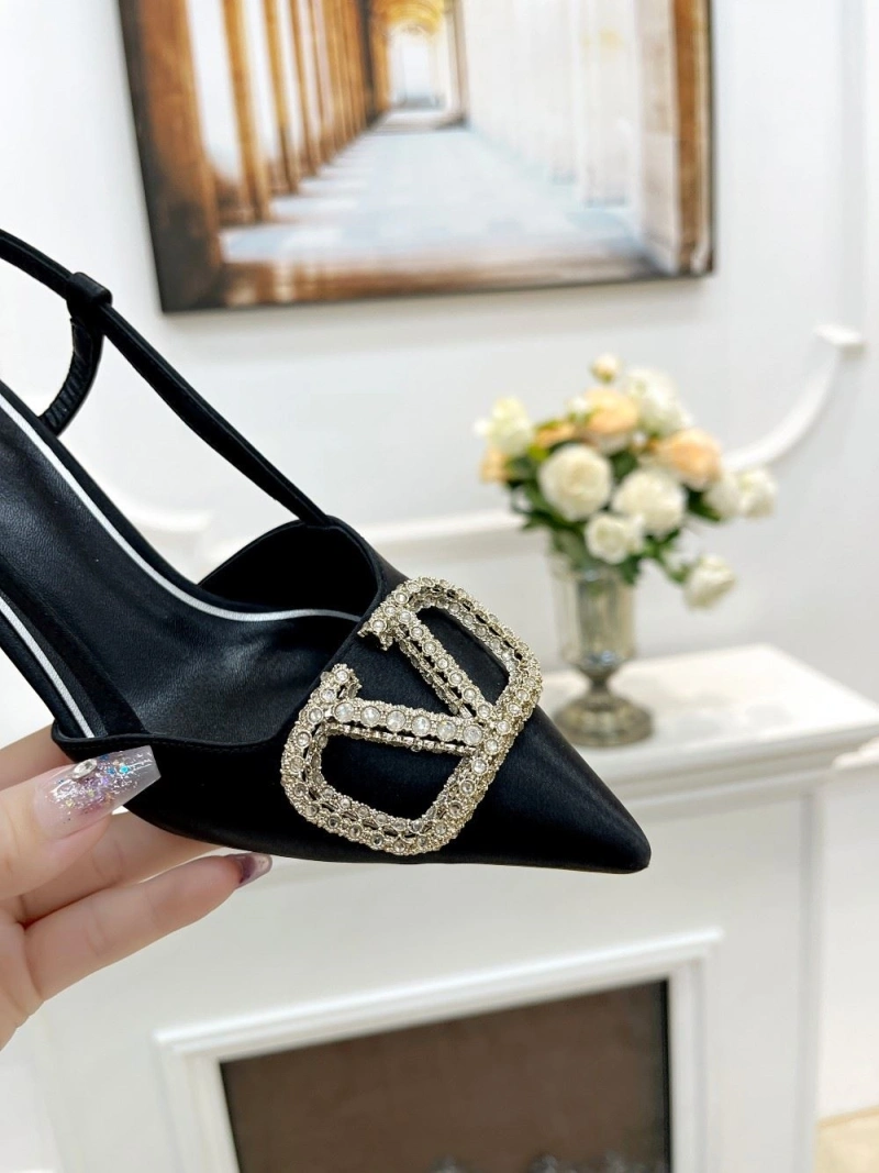 Classic Vxlxntino Sandals 231820