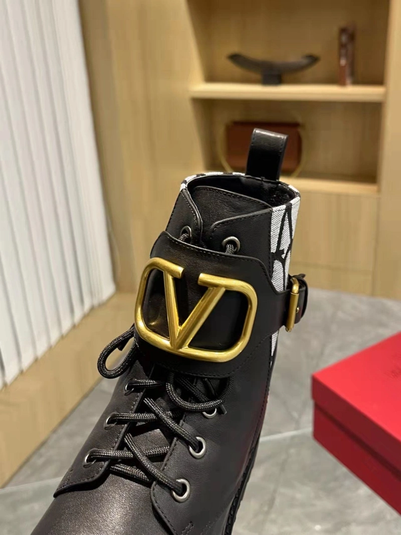 Versatile Vxlxntino Boots 232613