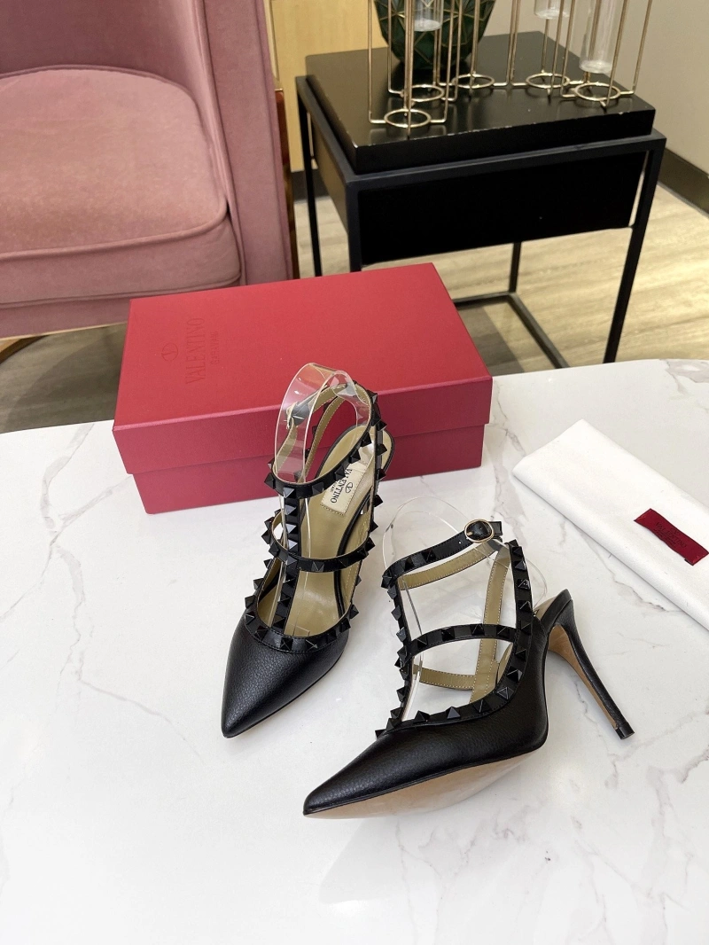 UrbanStyle Vxlxntino Sandals 231816
