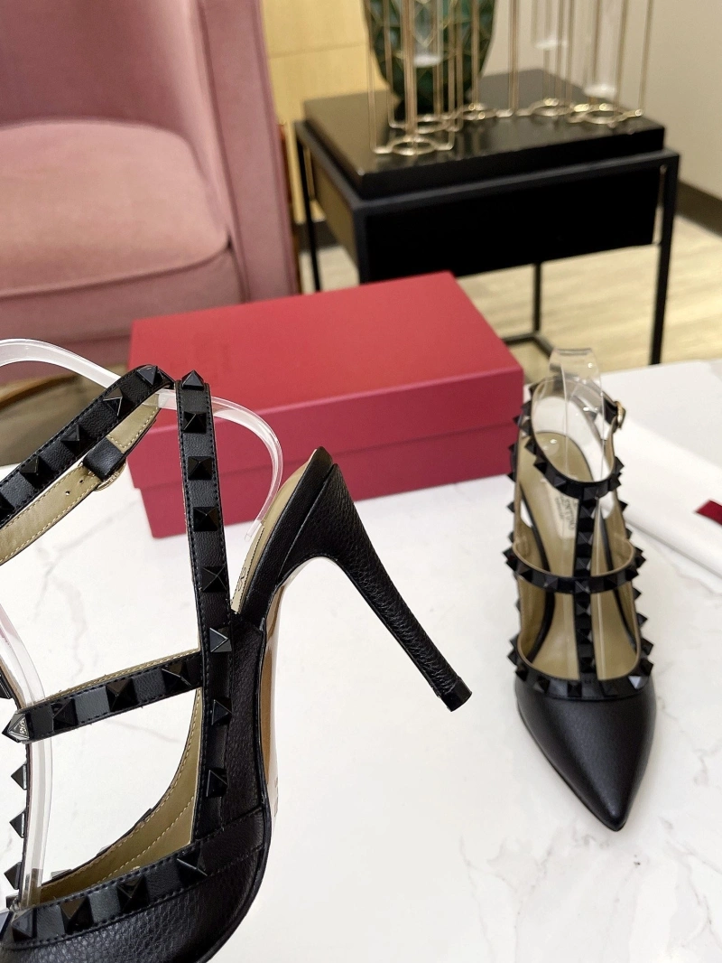 UrbanStyle Vxlxntino Sandals 231816