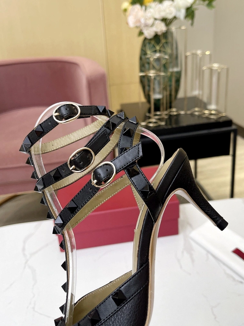 UrbanStyle Vxlxntino Sandals 231816