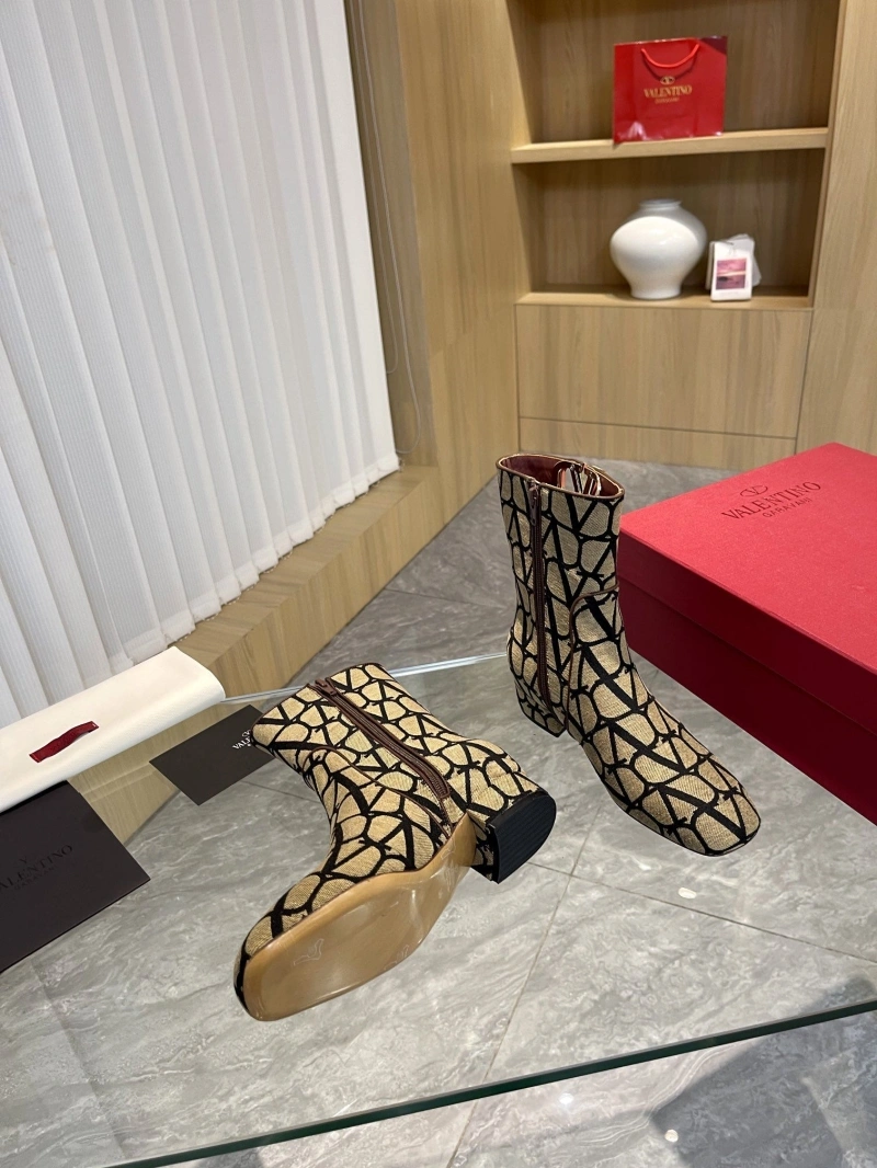 Timeless Vxlxntino Boots 232607