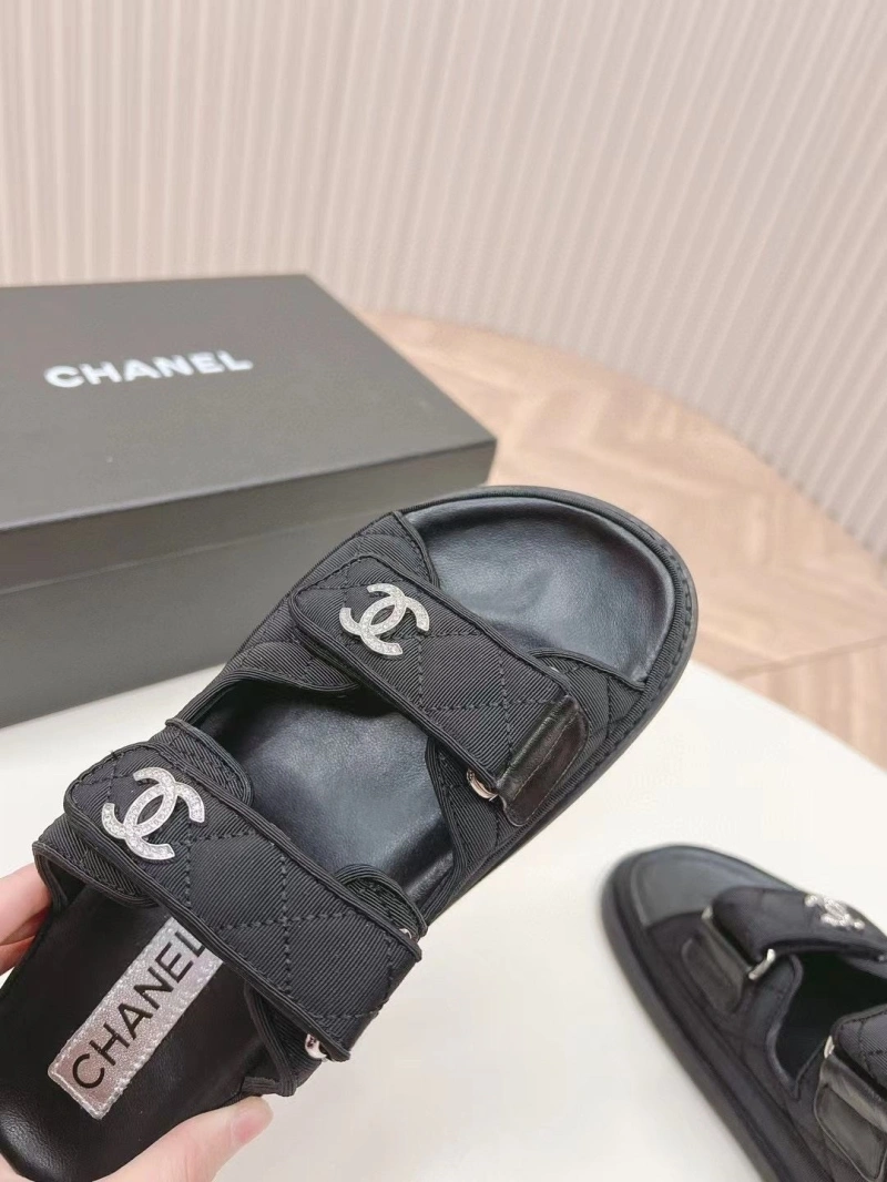 WellDesigned Chxnxl Sandals 130837