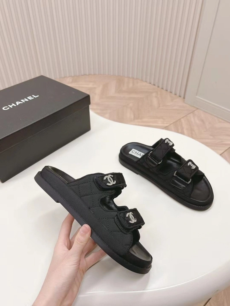 WellDesigned Chxnxl Sandals 130837