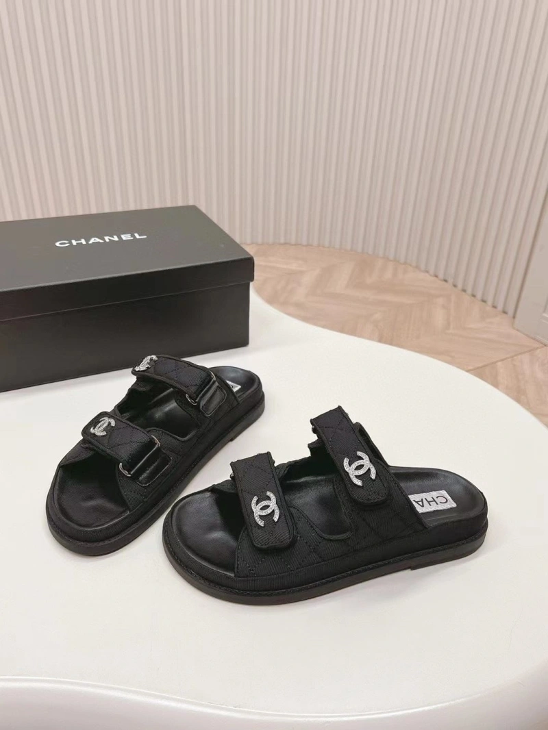WellDesigned Chxnxl Sandals 130837