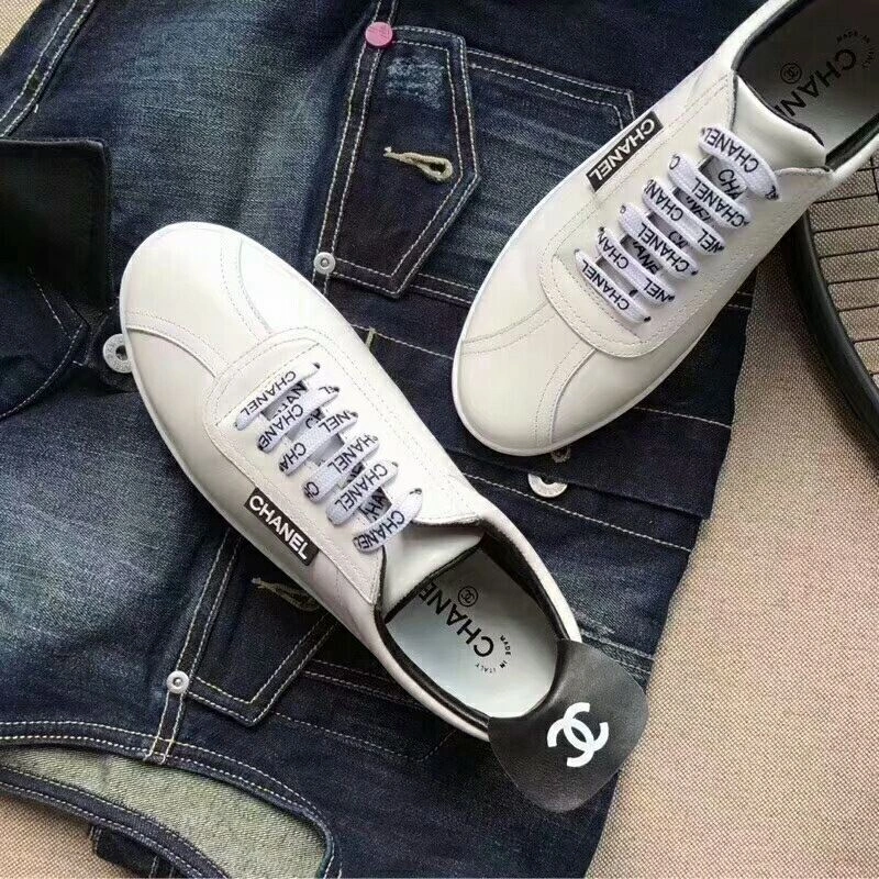 Versatile Chxnxl Sneakers 132028