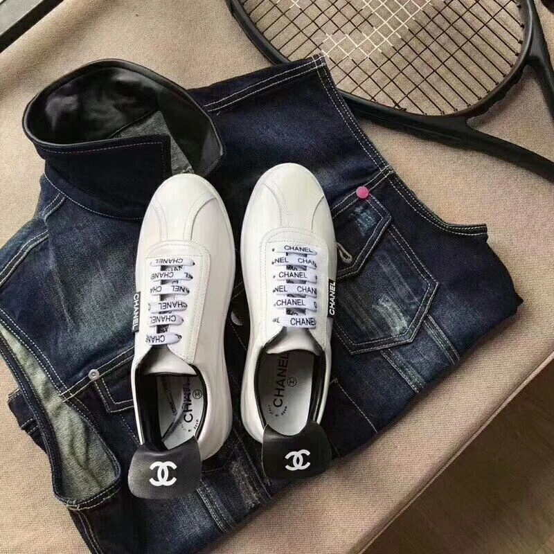 Versatile Chxnxl Sneakers 132028