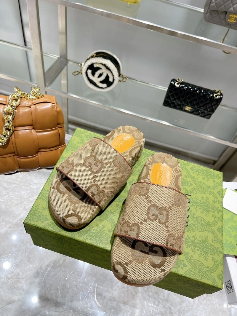 Resilient Gxccx Slippers 164349