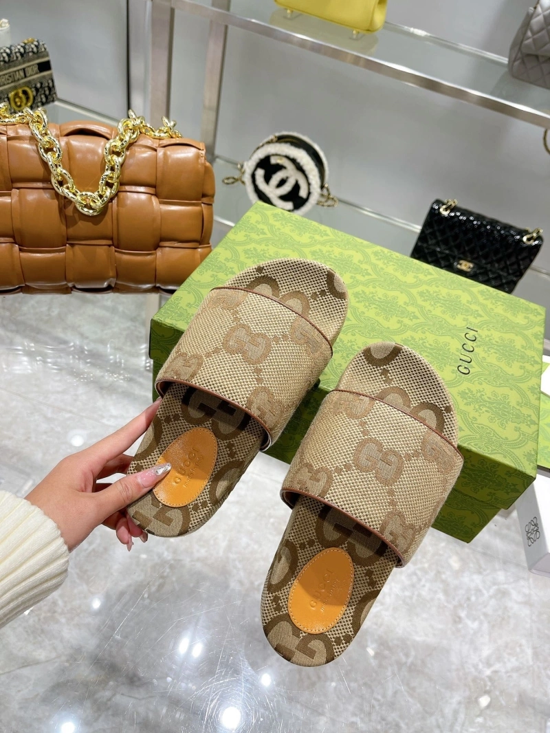 Resilient Gxccx Slippers 164349