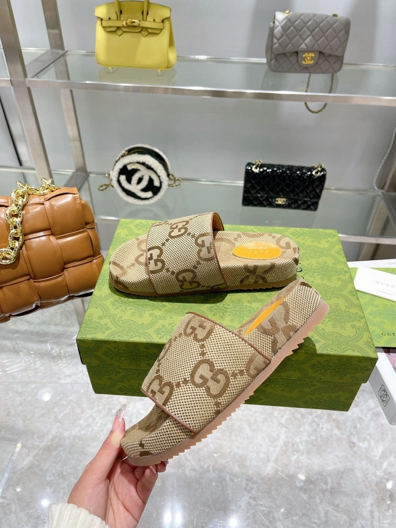 Resilient Gxccx Slippers 164349