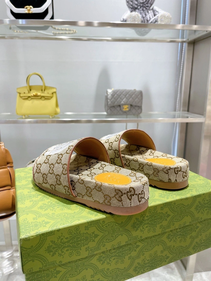 Sleek Gxccx Slippers 164353
