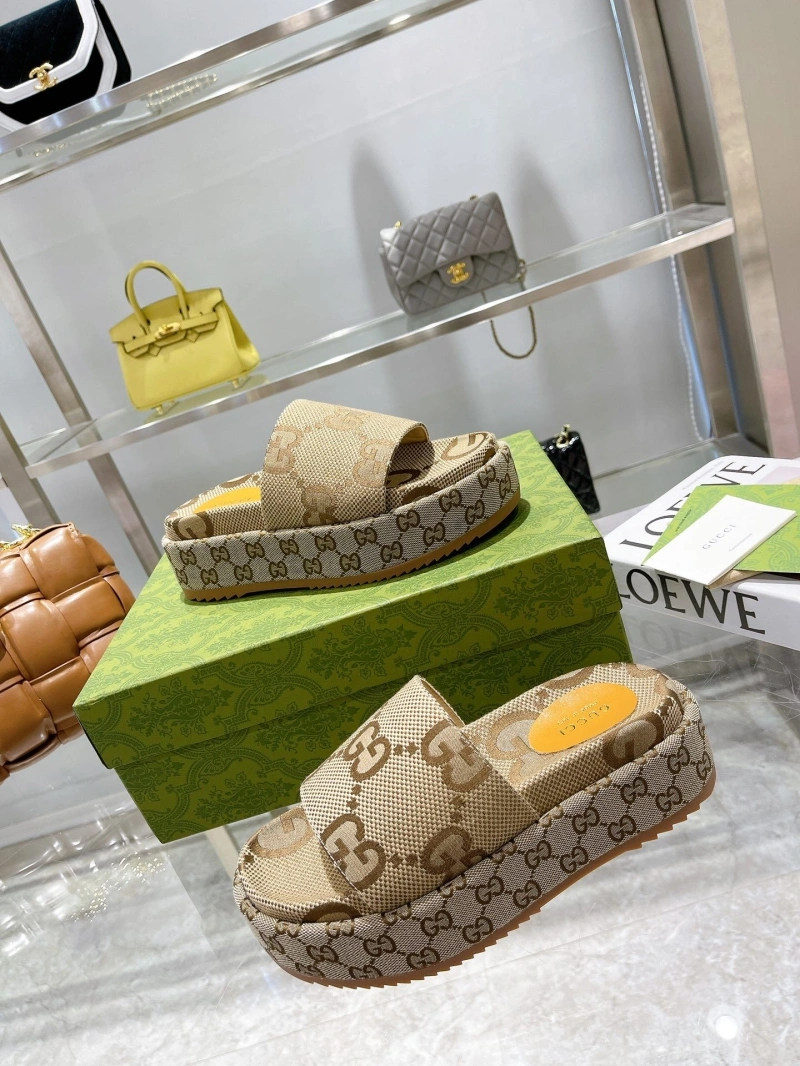 Versatile Gxccx Slippers 164342