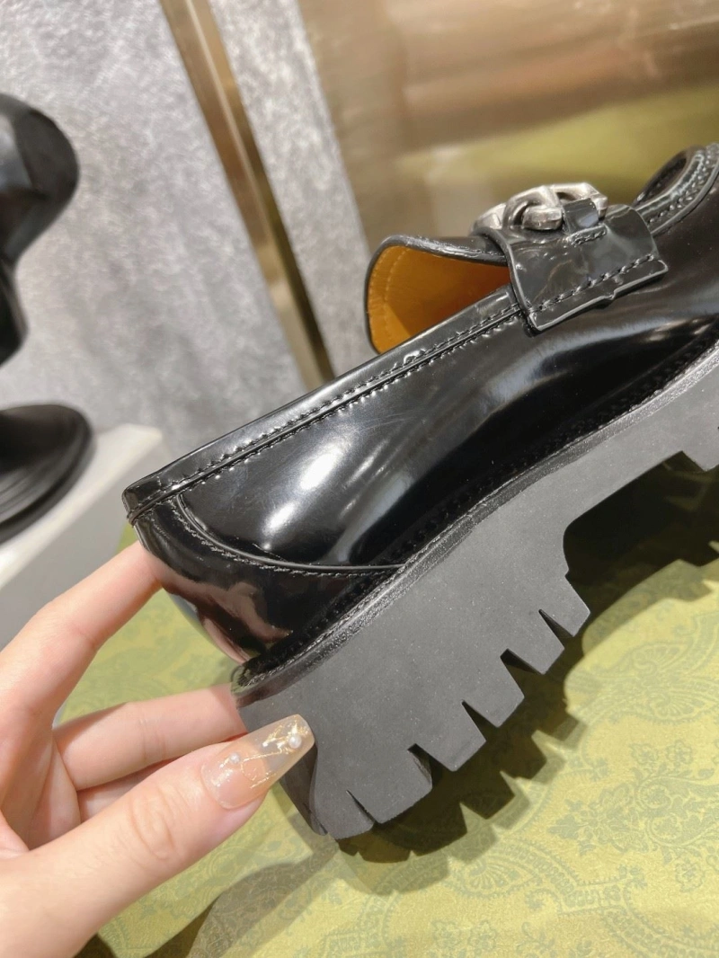 Vibrant Gxccx Leather Shoes 164847