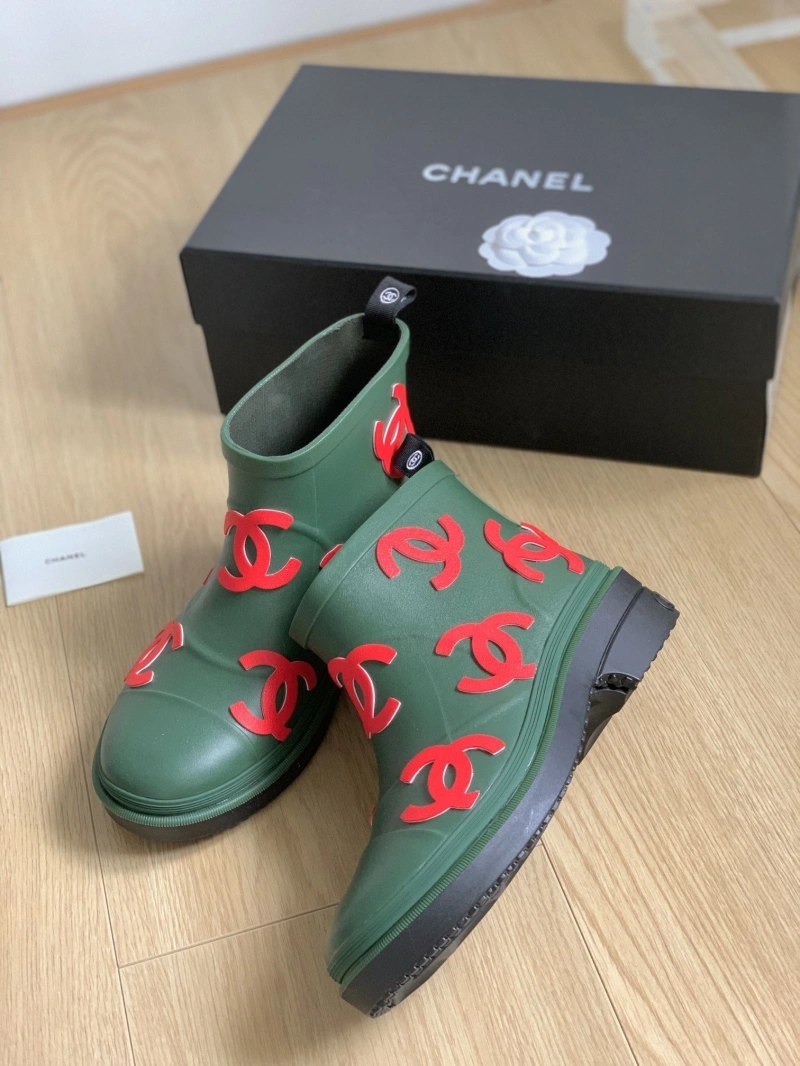 Versatile Chxnxl Boots 131872