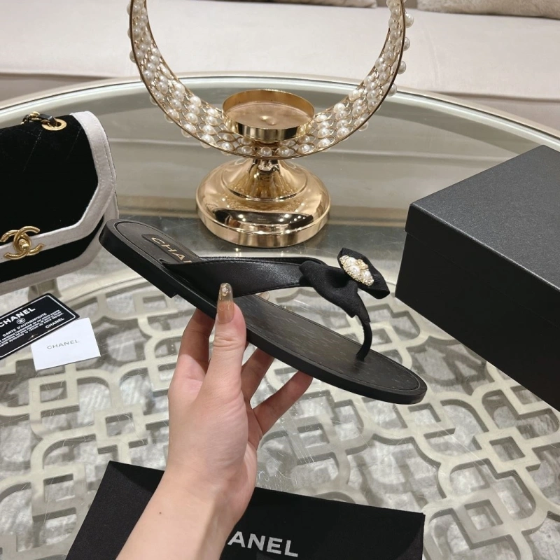 Refined Chxnxl Slippers 130341