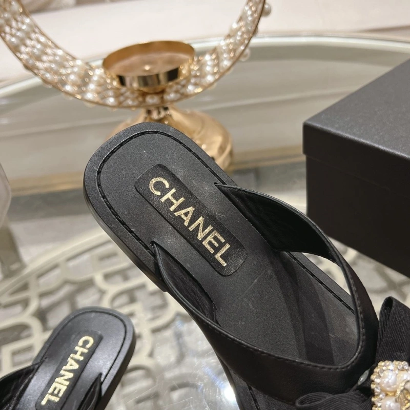 Refined Chxnxl Slippers 130341