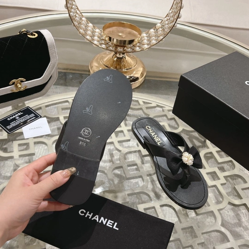 Refined Chxnxl Slippers 130341