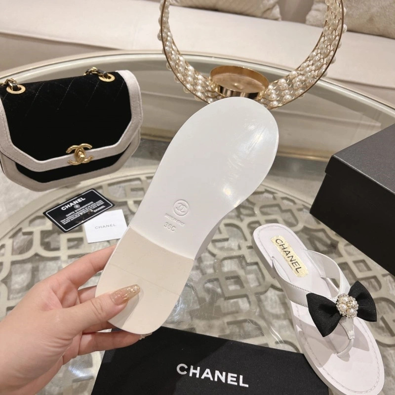 Refined Chxnxl Slippers 130340