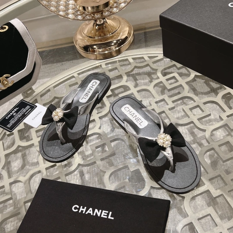 Bright Chxnxl Slippers 130337