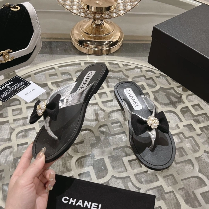 Bright Chxnxl Slippers 130337