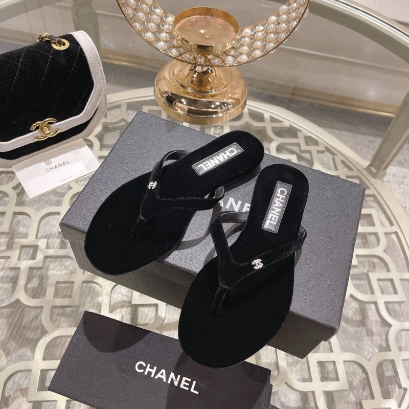 HighQuality Chxnxl Slippers 130333