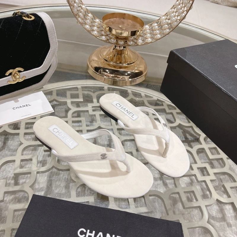 Sleek Chxnxl Slippers 130329