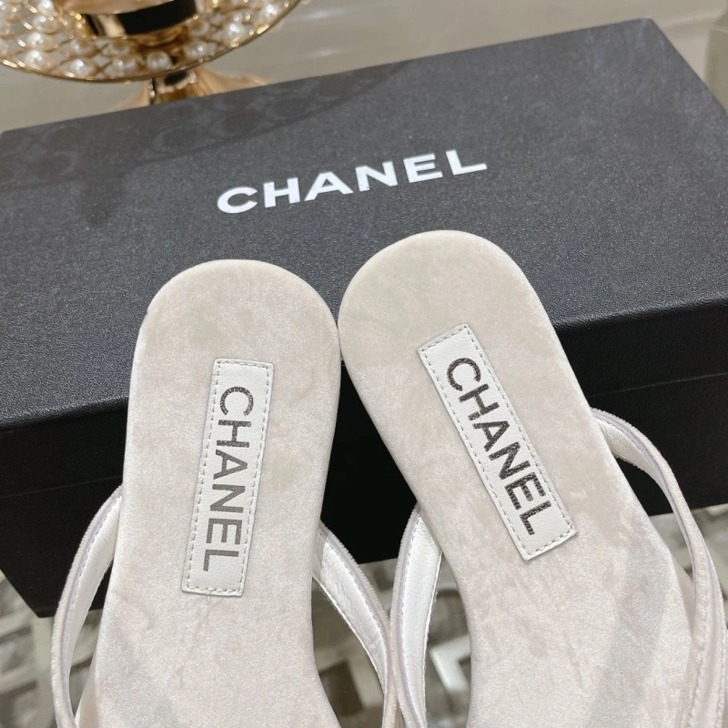 Sleek Chxnxl Slippers 130329