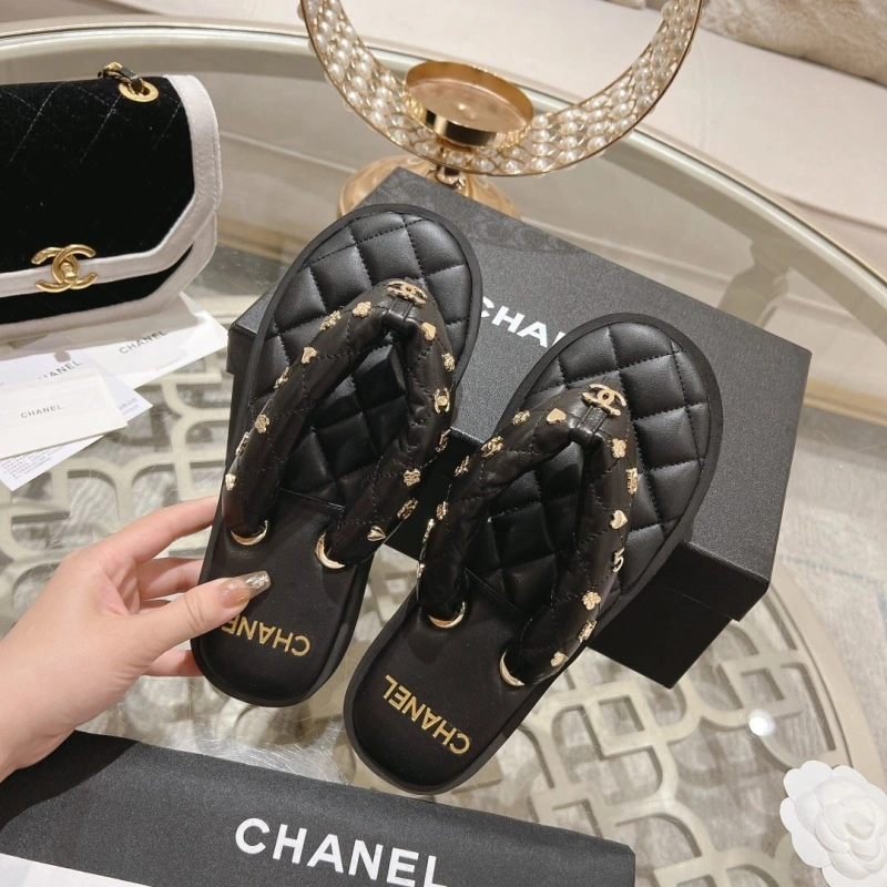 Affordable Chxnxl Slippers 132304